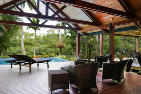 Luxury tropical Villa in Fiji