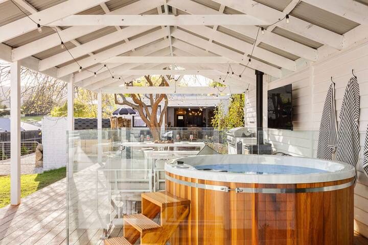 Bella’s Cottage Yarra Valley | Spa & Sauna gallery image 5