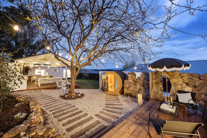 Bella’s Cottage Yarra Valley | Spa & Sauna