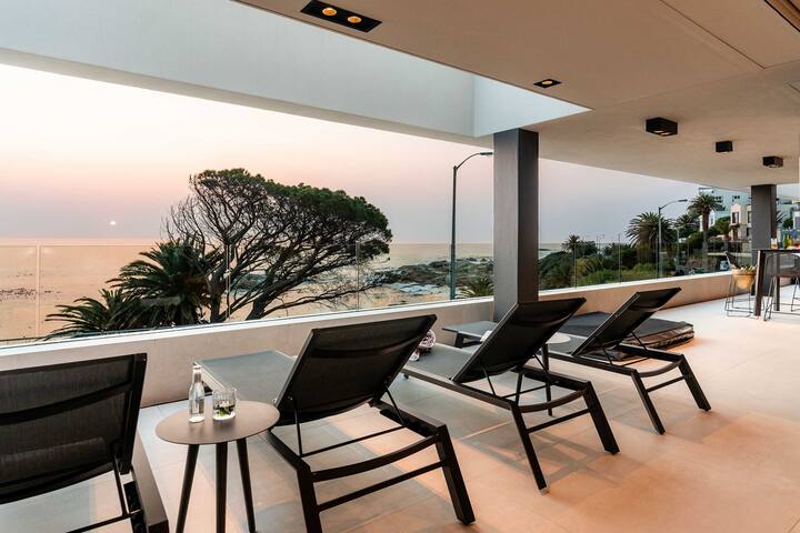 Amashe – Luxury Apartment with jacuzzi & sea views gallery image 2