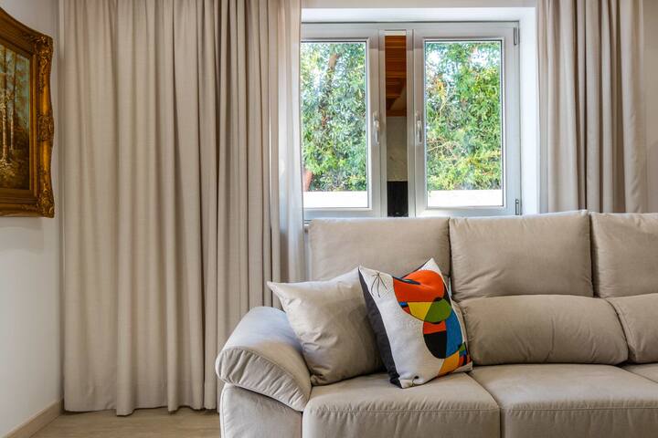 Villa Rosa Estoril Retreat by Portugal Portfolio gallery image 5