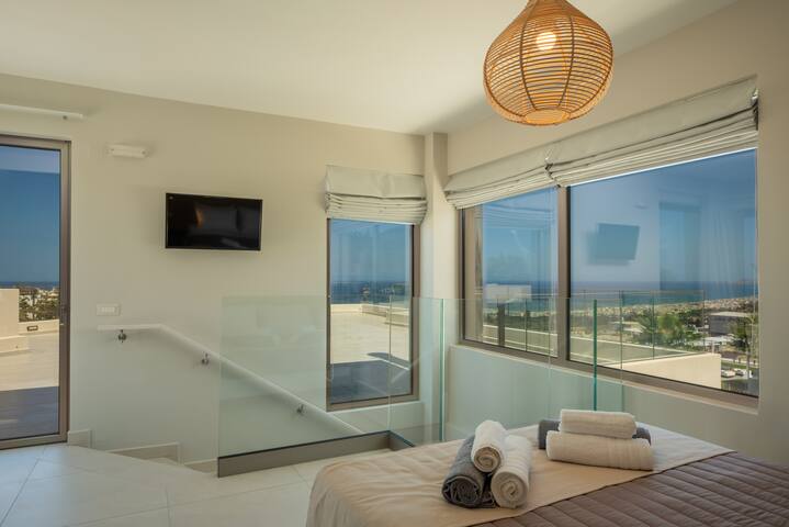 Luxury Villa Zakkallin – With Amazing View gallery image 3