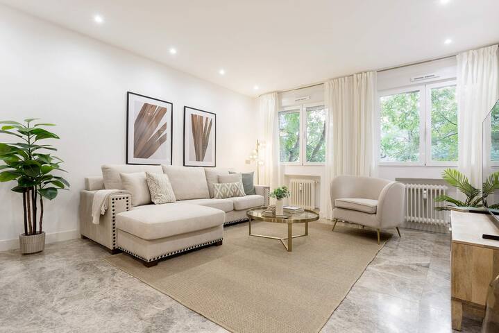 Exclusive apartment in Madrid. Goya gallery image 3