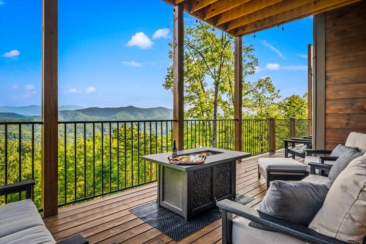 Summit Cabin Rentals managed Airbnb listing 1