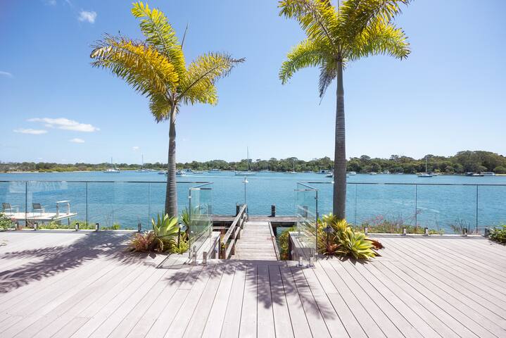 Riverside Elegance on Noosa Parade gallery image 4