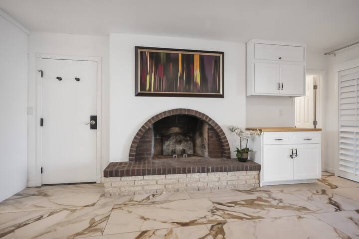 Vegas Staycation Pool+Hot Tub | BBQ | Strip Close gallery image 3