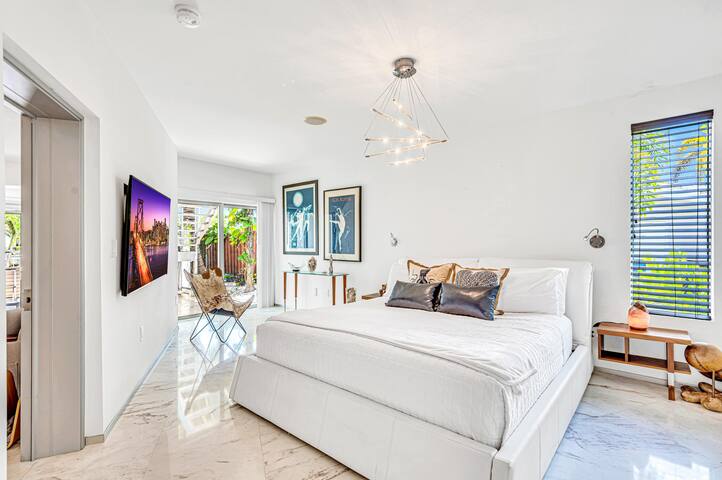 Waterfront Oasis | Cascading Pool &Views | Cascade gallery image 3