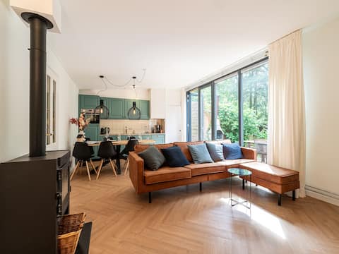 Holiday Home in Zelhem with Forest and Hot Tub