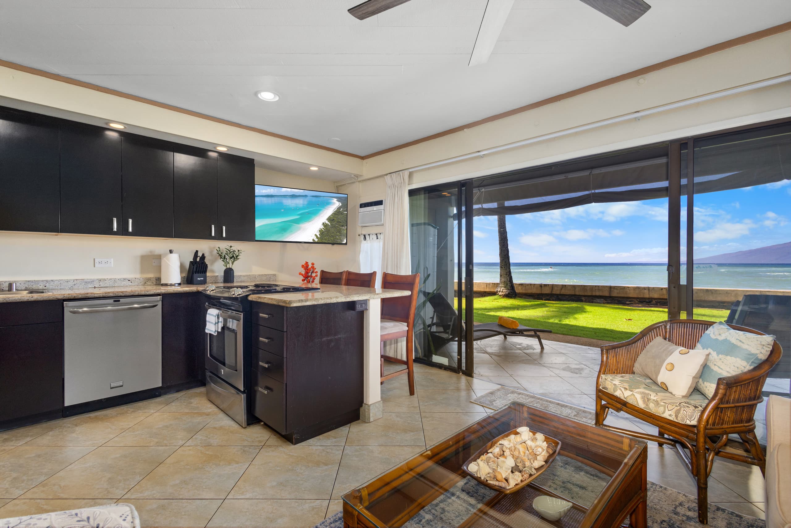 Direct Oceanfront Beach Pohailani Studio - Image 4