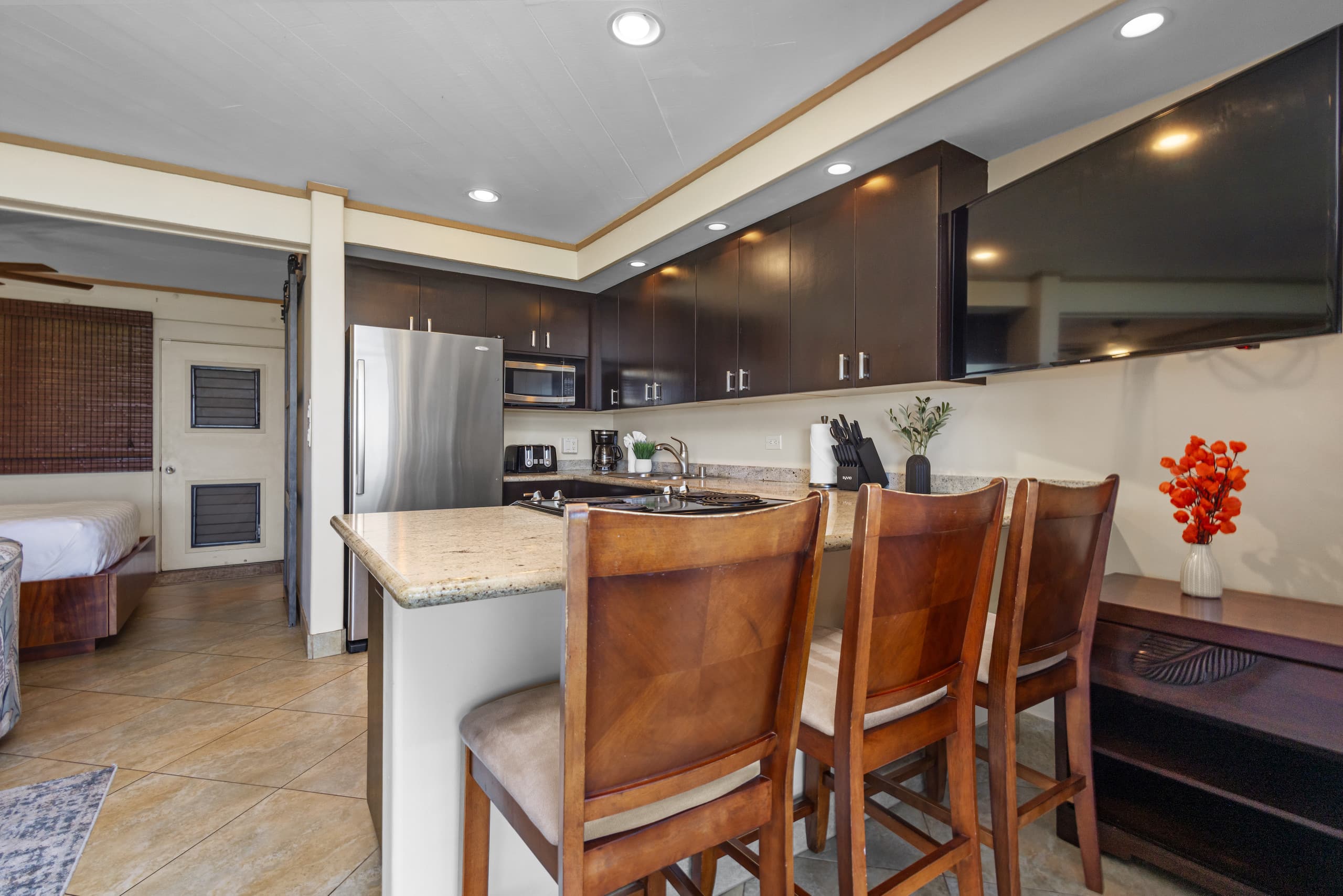 Direct Oceanfront Beach Pohailani Studio - Image 11