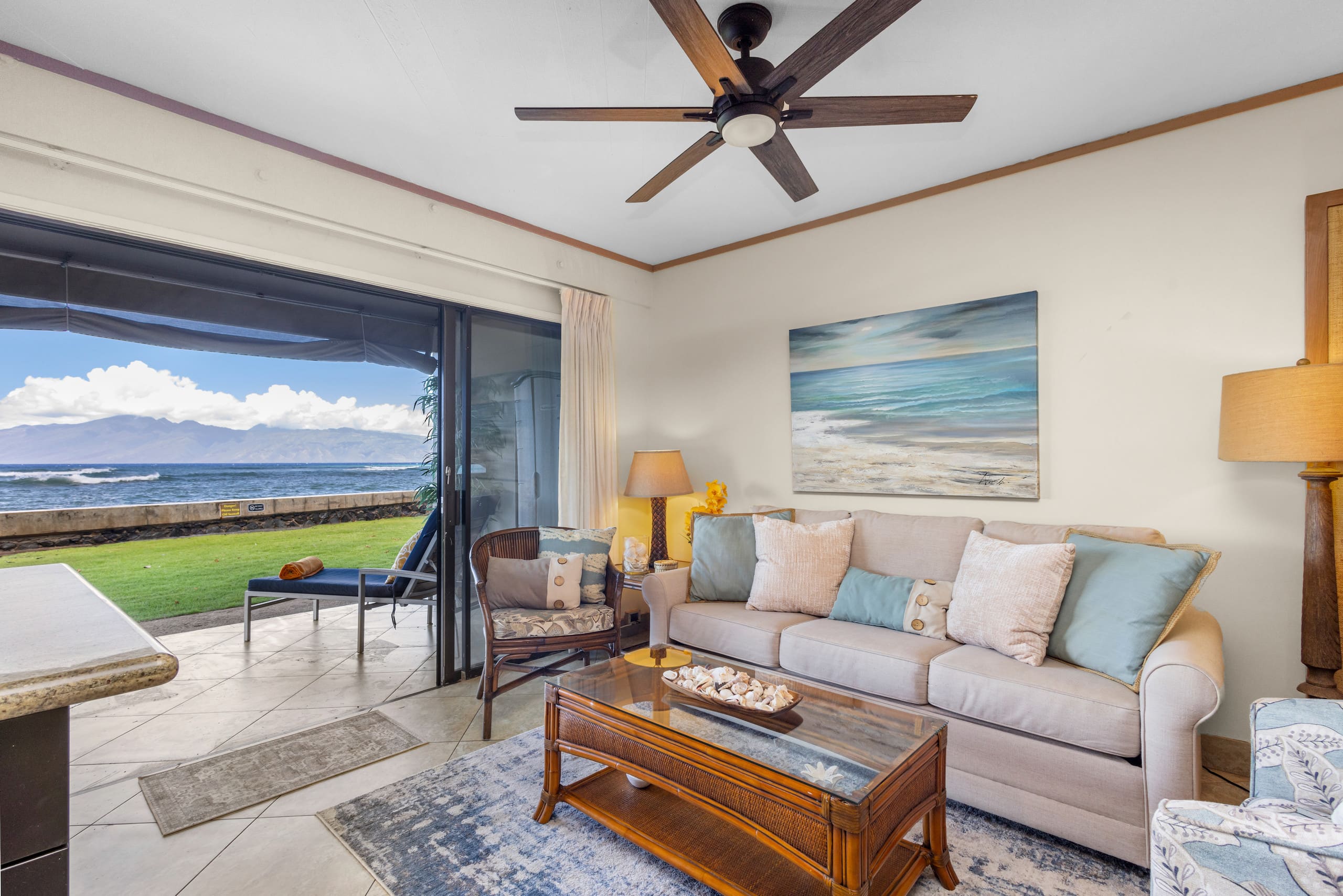Direct Oceanfront Beach Pohailani Studio - Image 1
