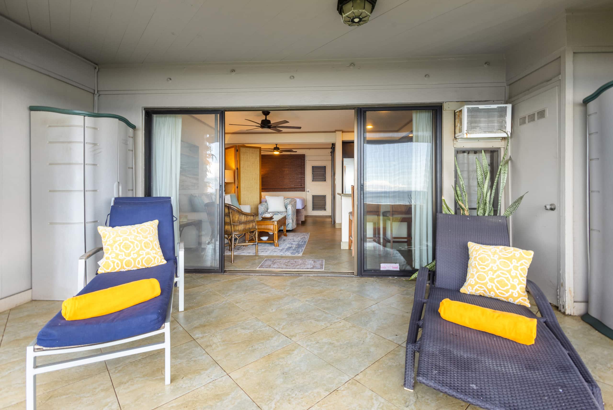 Direct Oceanfront Beach Pohailani Studio - Image 29