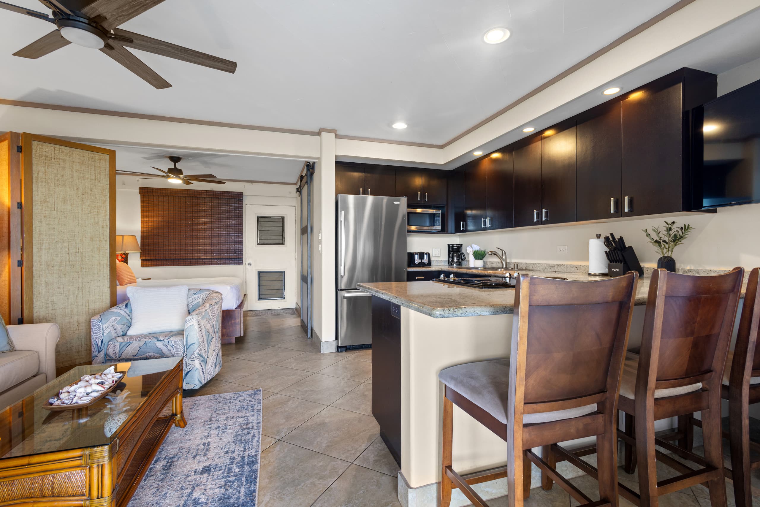 Direct Oceanfront Beach Pohailani Studio - Image 20