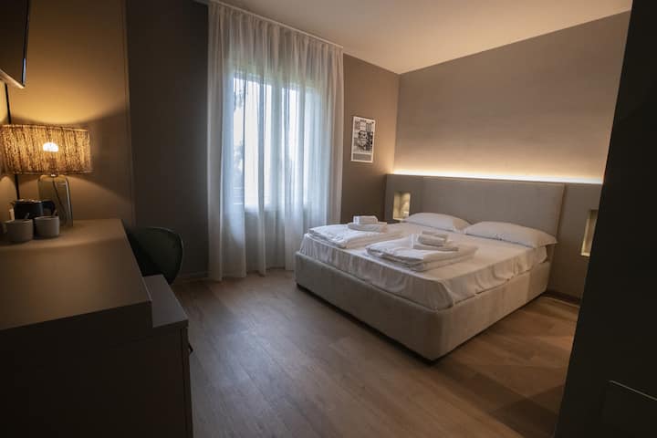 Double-confort-sdb Privée-vue Sur Jardin - Imola