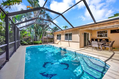 4 Bedroom 2 Bathroom Lovely Pool