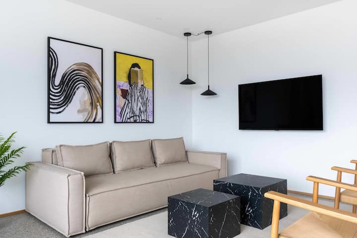 Apartment With Balcony For 8 In Trendy Nørrebro - Copenhaguen