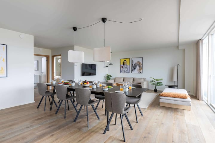 Amazing 8 Person Apartment