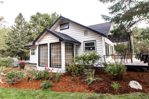 Serenity Cottage - Private Yard, Sauna, ATV Trails