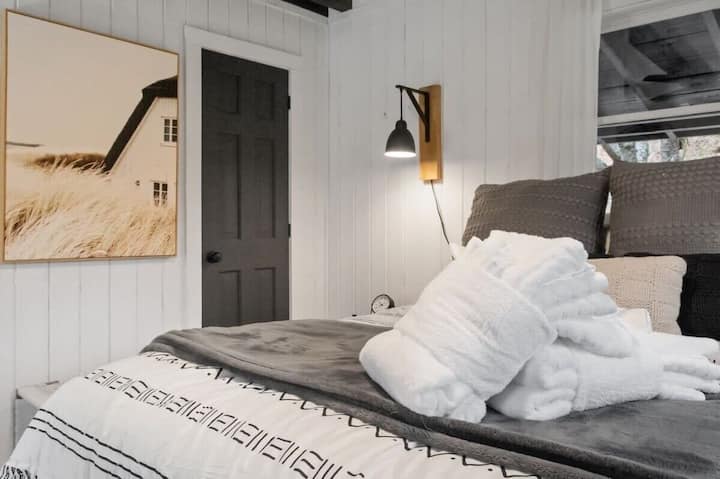 Sleep soundly in our comfortable bedrooms