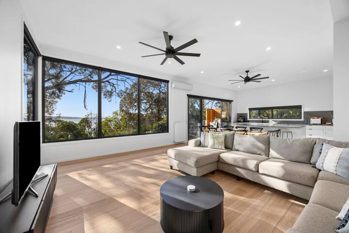 Coastal View gallery image 5