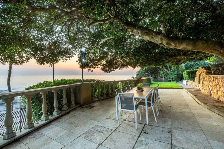 Luxury 5-Bedroom Villa with Ocean Views gallery image 2