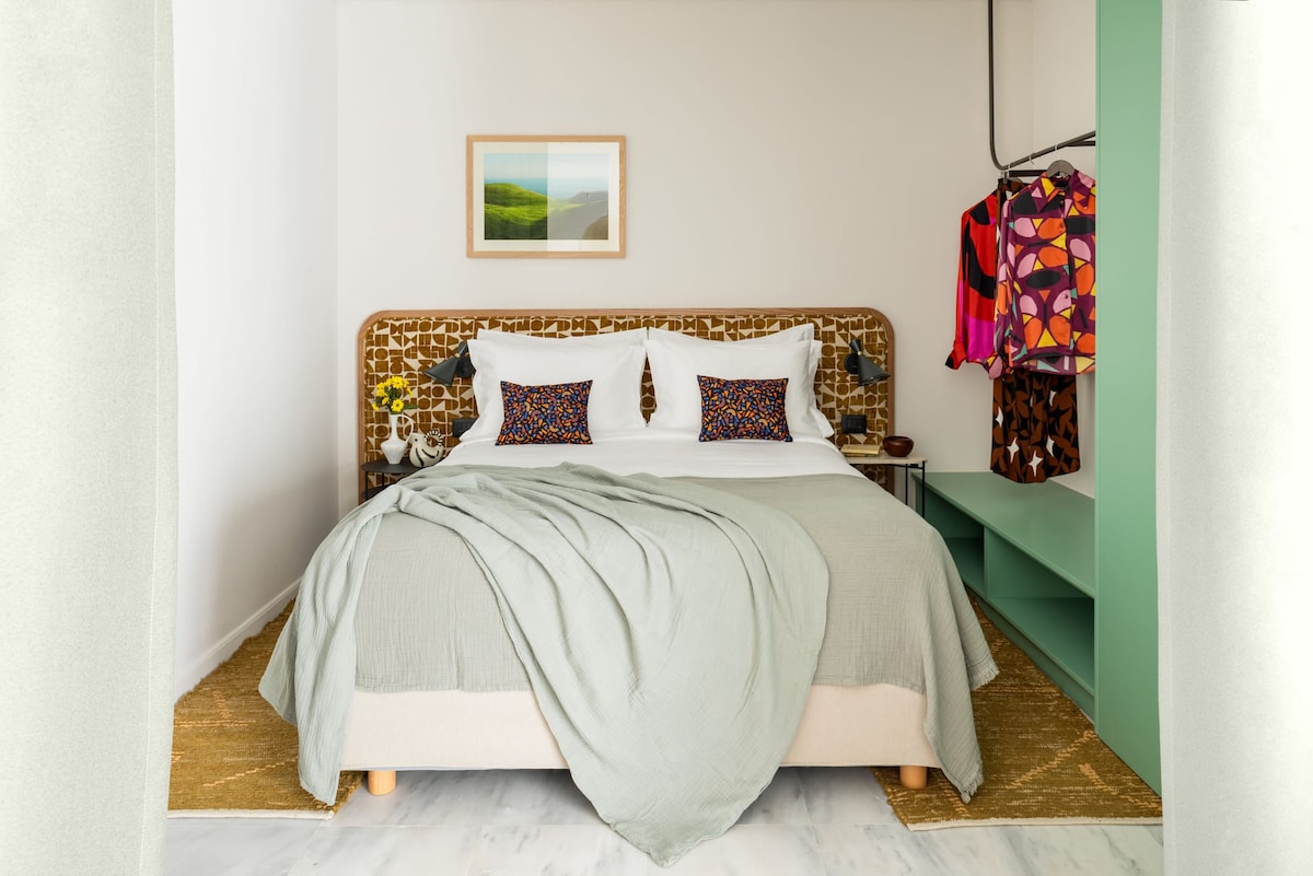 Image showcasing Plaza Penthouse: Historic Charm & Stunning Views - Rent By Owner