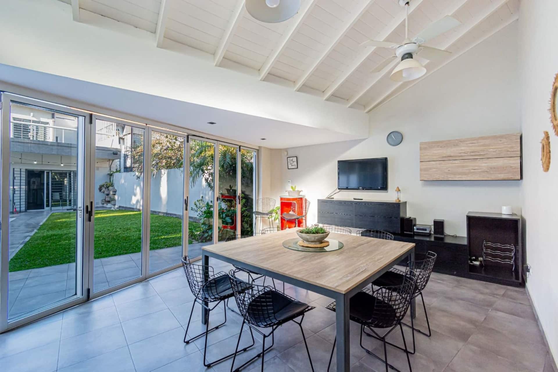 Casa con quincho, pileta y 3 dormitorios en Villa Devoto