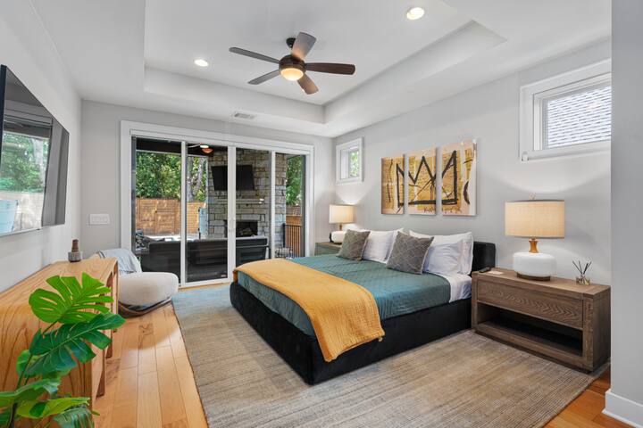 Zilker Home, Heated Pool, Hot Tub, Fire Pit gallery image 3