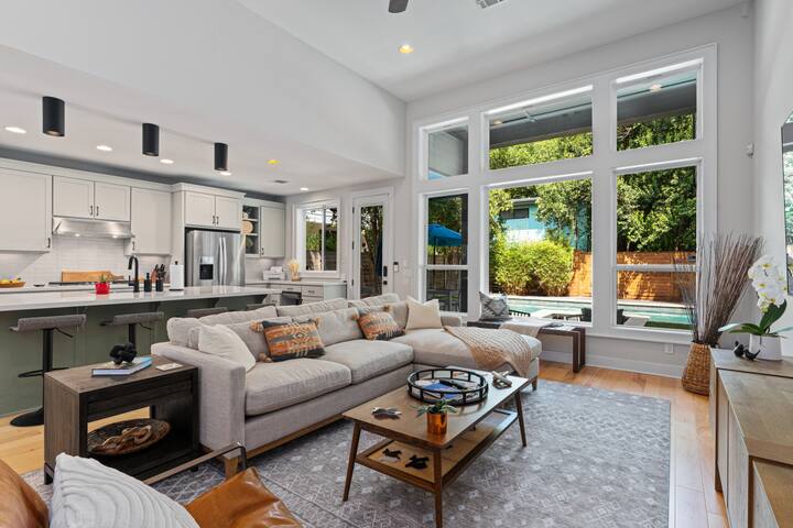 Zilker Home, Heated Pool, Hot Tub, Fire Pit gallery image 2