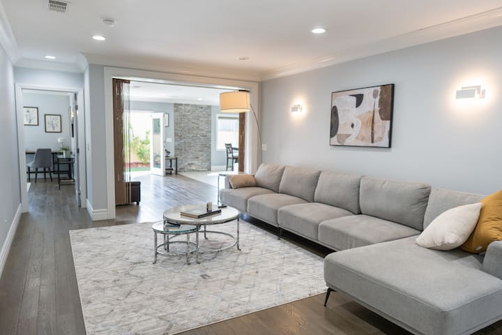 Upscale Modern 4BR Home Built 2018 Garage Yard p79