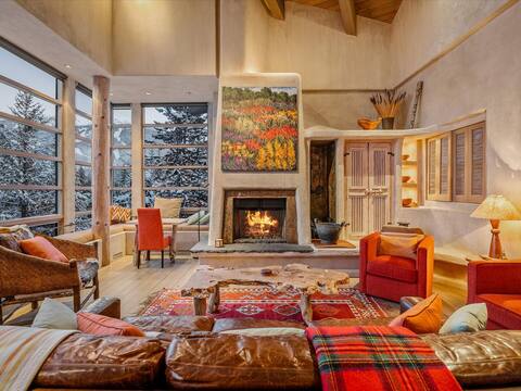 New Listing! Unique Luxury 6 bedroom Chalet