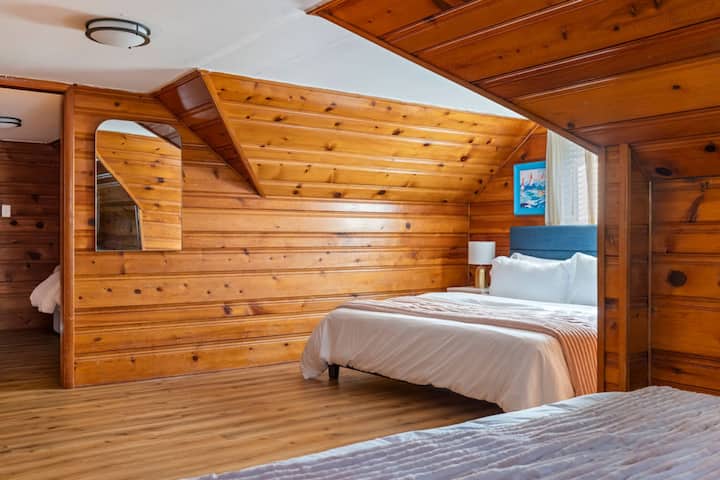 Dyfisho rehatinë, dyfisho çlodhjen. Shijo luksin e gjerë të dy krevateve dopio "king" për një qëndrim të qetë.