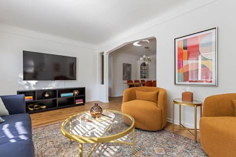Family-Friendly 3BR with Sunroom & Outdoor Area