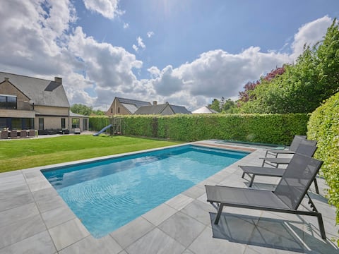 Beautiful villa with a pool and a sauna