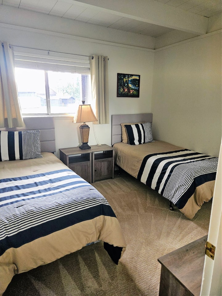 เตียงเดี่ยวชั้นล่าง