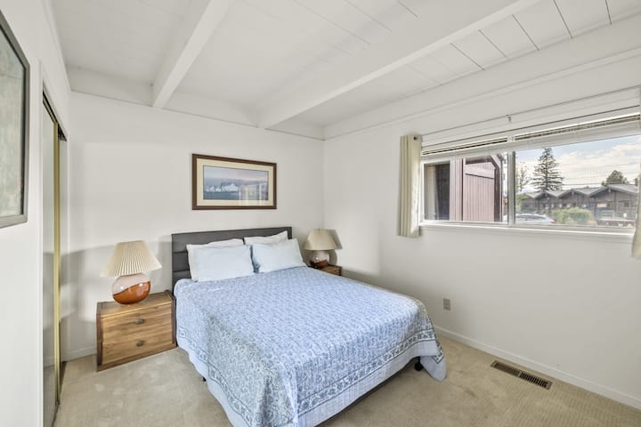 ห้อง 2 เตียงควีนไซส์ชั้นล่าง