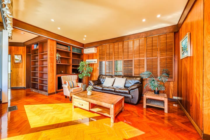 StayAU Mckinnon Spacious House with Pool