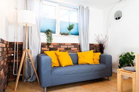 Popular Airbnb listing: Spacious 3-Bedroom-Apartment for up to 7 Guests in Uhlenhorst