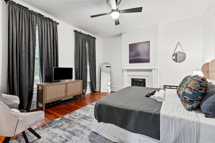 Bračni krevet (širok 180 - 200 cm)