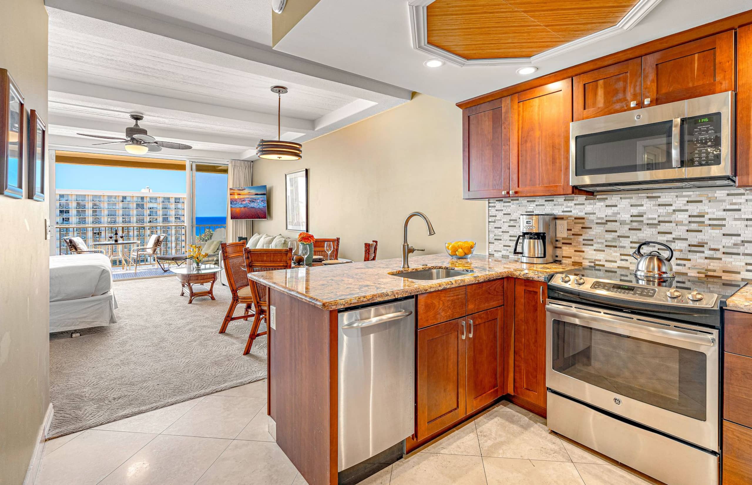 Condo in Lahaina · ★5.0 · Studio · 2 beds · 1 bath - Image 3