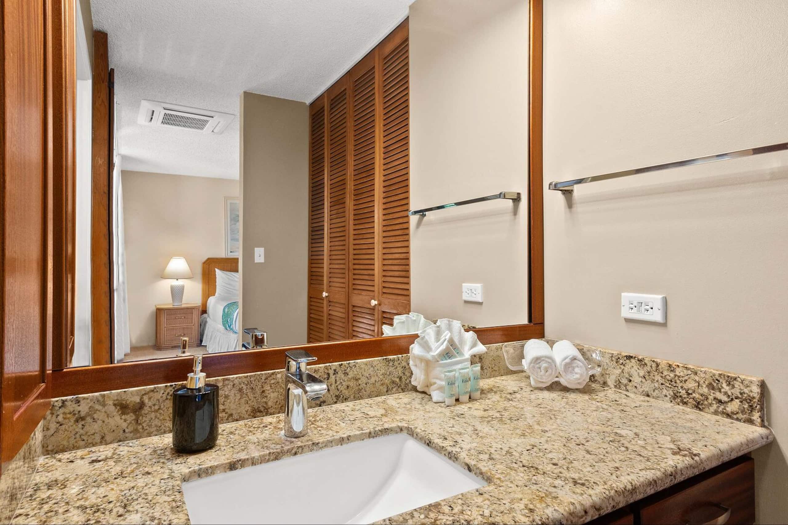Condo in Kihei · ★5.0 · 1 bedroom · 1 bed · 2 baths - Image 29