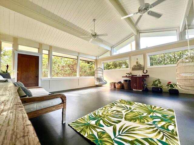 Short Walk to Beach Hanalei Bay gallery image 5