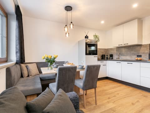 Modern holiday flat with stunning views