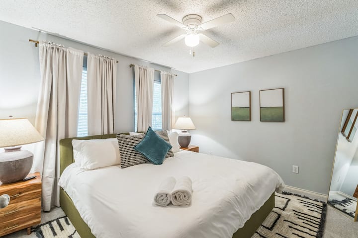 6101_Grantham_Dr_Rockwall_TX_75087_USA-Bedroom-DSC05652