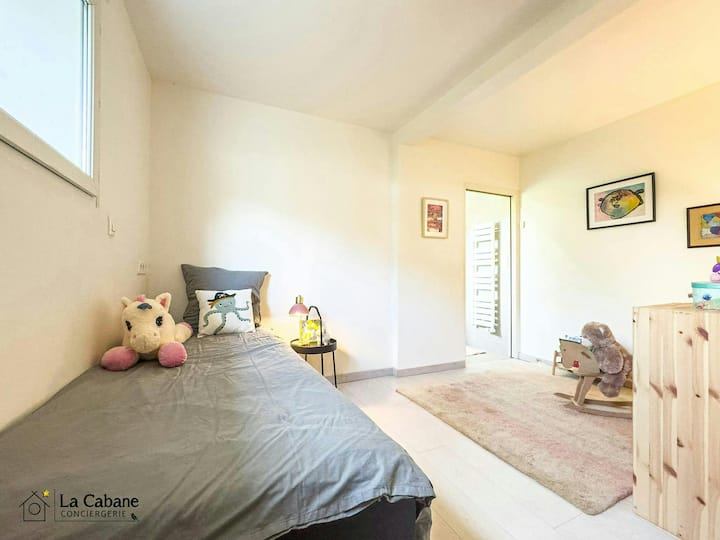 Spálňa 4 - výhľad na sprchovací kút s vlastnou kúpeľňou