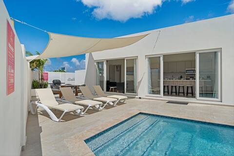 Home Oasis 3BR w Private Pool & Patio Near Beaches