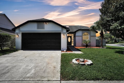 New! Sunroom Sanctuary | Hot Tub | Air Hockey