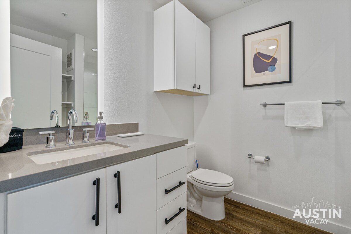 Vibrant Austin Studio | Balcony + Parking + Wi-Fi
