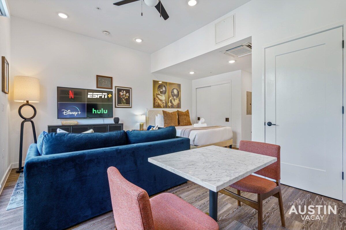 Vibrant Austin Studio | Balcony + Parking + Wi-Fi