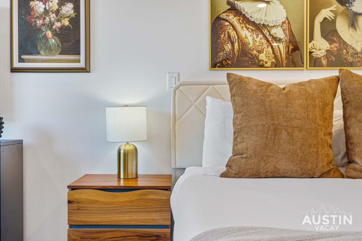 Vibrant Austin Studio | Balcony + Parking + Wi-Fi